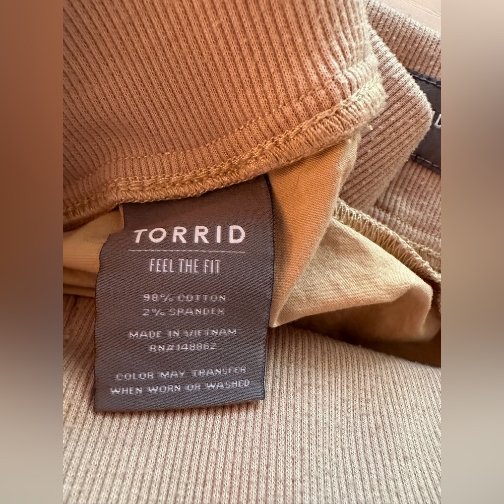 Torrid Shorty Short - Poplin Camel - Picture 9 of 9